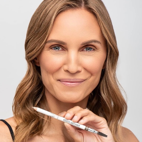 True + Luscious Brow Definer Pencil in Taupe Pomade & Powder Combo - Picture 7 of 8